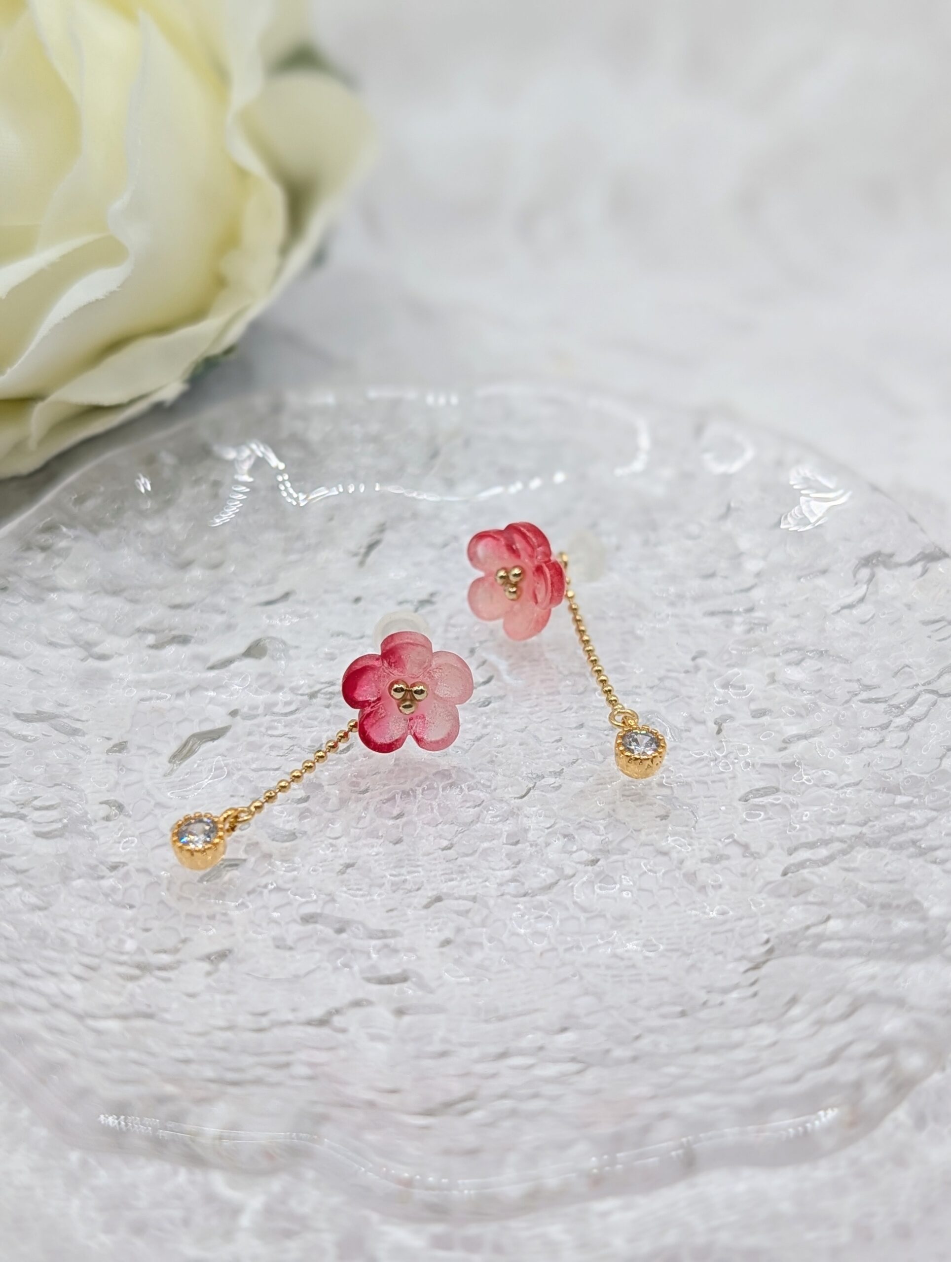 p294 淡紅の梅＊2wayフラワーピアス | Nevers 【公式】 通販
